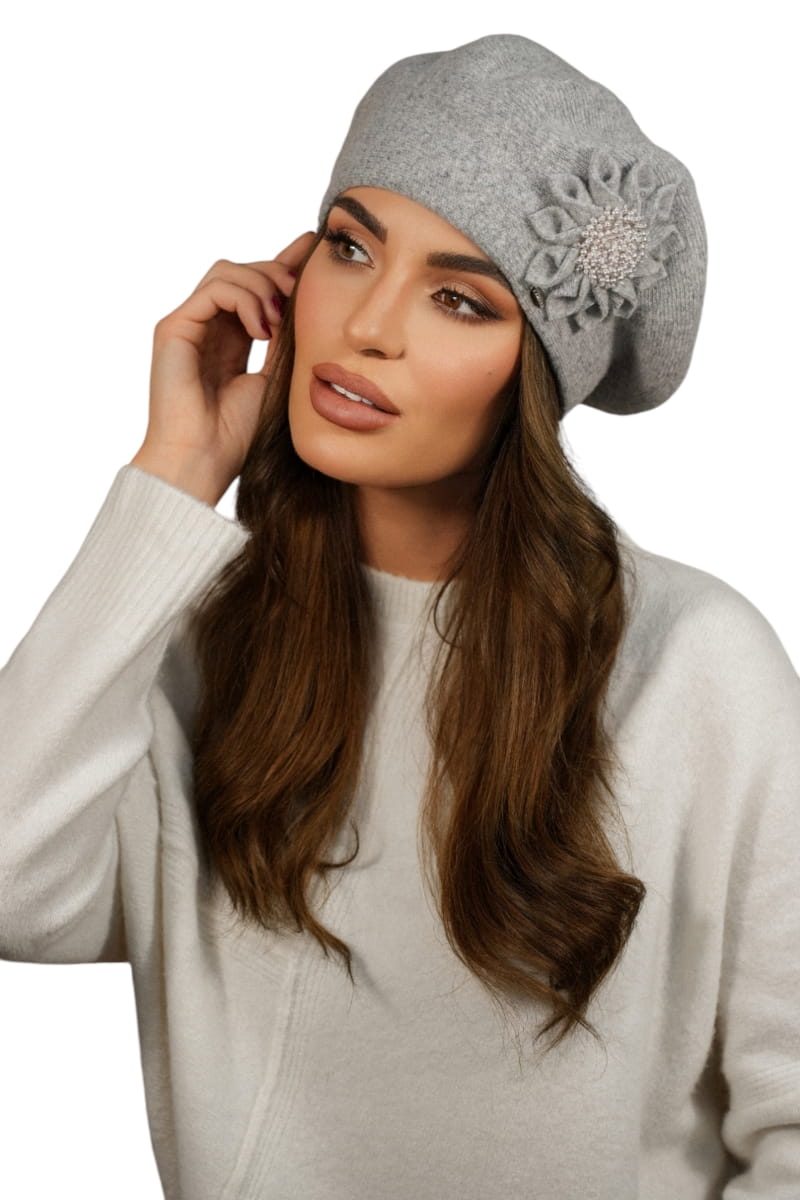 Beret Damski, Model: Peonia, Kolor: szary, Skład materiału: 80% Wełna; 20% Poliamid, Przeznaczenie: Jesień/Zima, Rozmiar: Uniwersalny (54-60) (Beret Damski, zdjęcie 2)