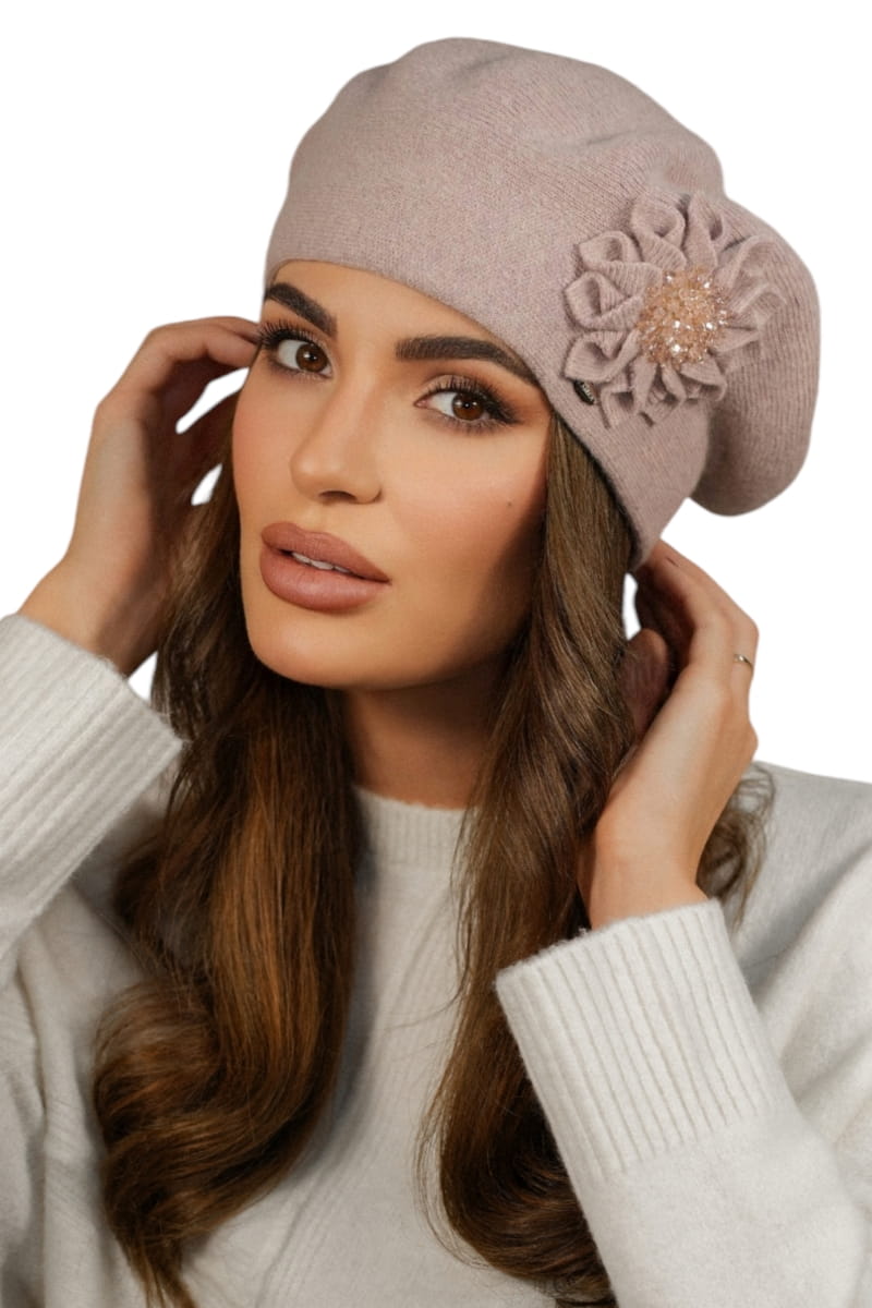 Beret Damski, Model: Peonia, Kolor: różowy, Skład materiału: 80% Wełna; 20% Poliamid, Przeznaczenie: Jesień/Zima, Rozmiar: Uniwersalny (54-60)