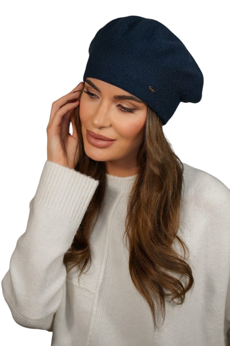Beret Damski, Model: Kiang, Kolor: mix granatowy, Skład materiału: 80% Wełna; 20% Poliamid, Przeznaczenie: Jesień/Zima, Rozmiar: Uniwersalny (54-60) (Beret Damski, zdjęcie 2)