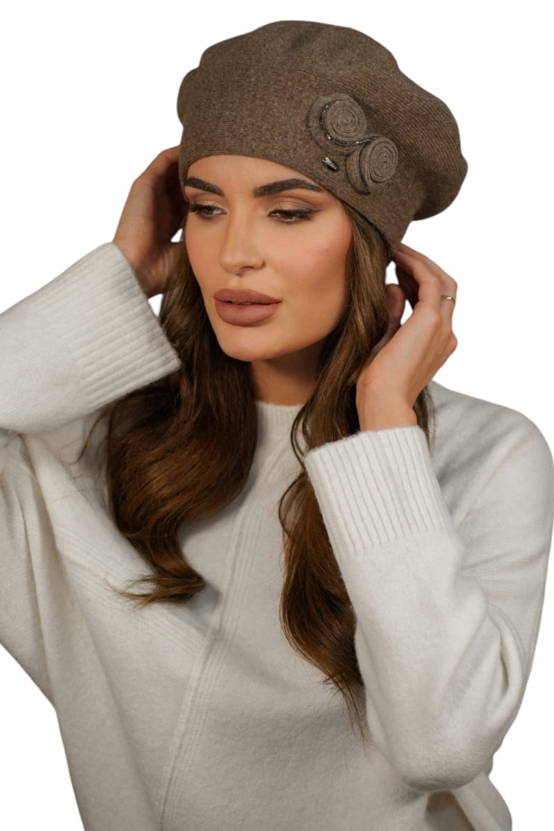 Beret Damski, Model: Bara, Kolor: jasny brązowy, Skład materiału: 80% Wełna; 20% Poliamid, Przeznaczenie: Jesień/Zima, Rozmiar: Uniwersalny (54-60) (Beret Damski, zdjęcie 2)