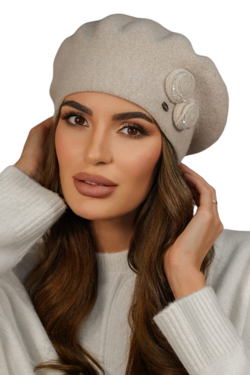 Beret Damski, Model: Bara, Kolor: jasny beżowy, Skład materiału: 80% Wełna; 20% Poliamid, Przeznaczenie: Jesień/Zima, Rozmiar: Uniwersalny (54-60)