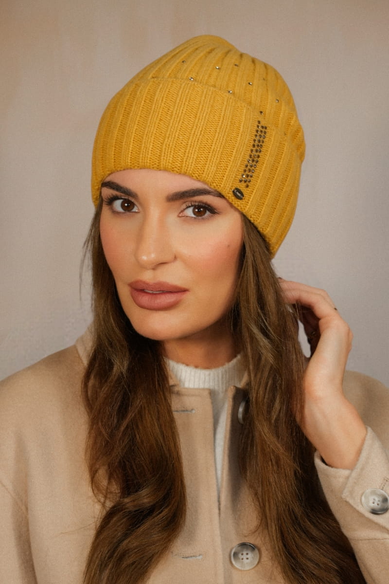 Čepice, Model: Nila.B, Barva: medová, Složení materiálu: 80% Vlna; 20% Polyamid, Velikost: Univerzální (54-60) (Čepice, fotografie 2)