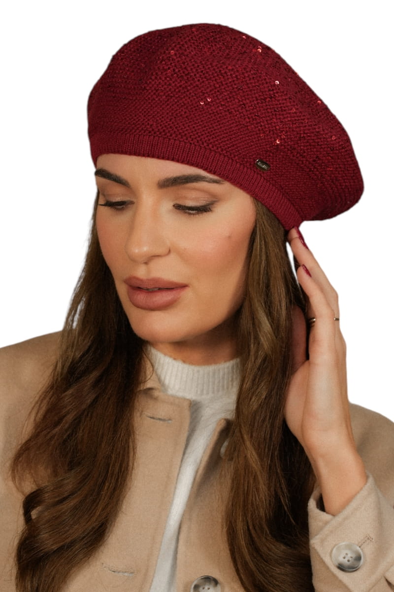 Beret Damski, Model: Piwonia, Kolor: wino, Skład materiału: 50% Akryl; 20% Wełna; 15% Poliamid; 15% Poliester, Przeznaczenie: Jesień/Zima, Rozmiar: Uniwersalny (54-60)