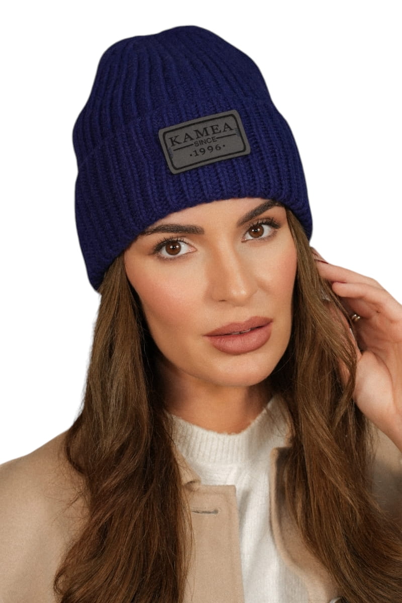 Čepice, Model: Leticia, Barva: námořnická modrá, Složení materiálu: 20% Kašmír; 30% Merino Extrafine; 30% Viskóza; 20% Polyamid, Velikost: Univerzální (54-60)