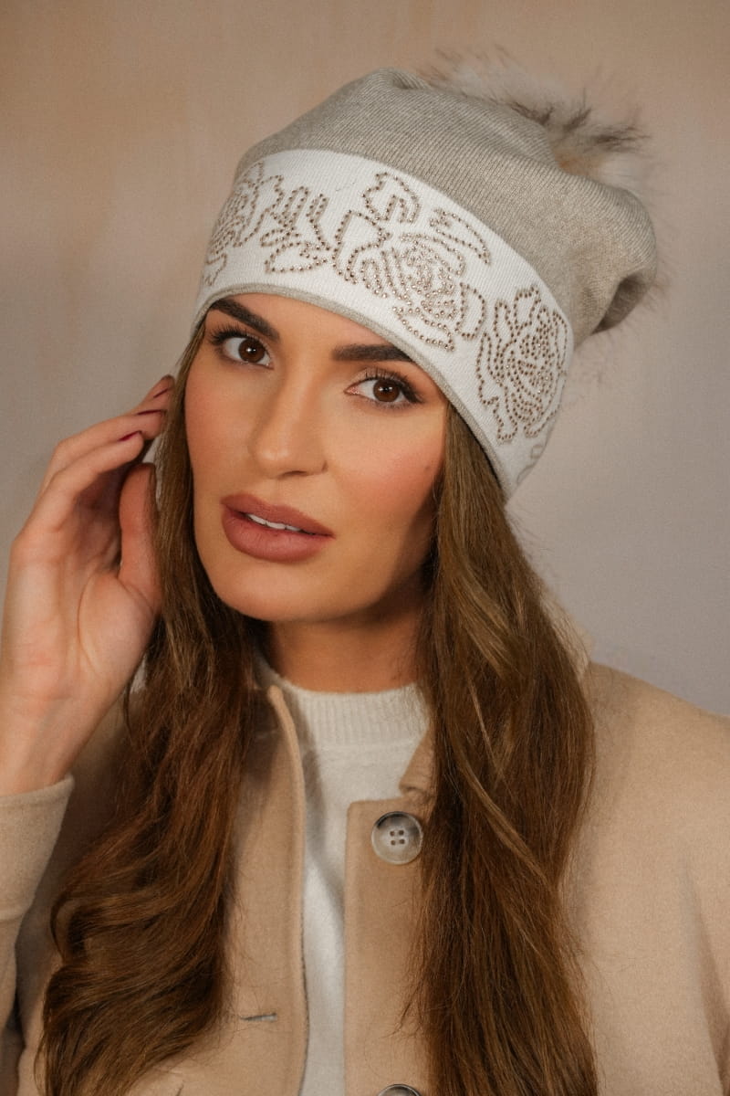 Čepice, Model: Liliana, Barva: béžová, Složení materiálu: 55% Akryl; 30% Vlna; 15% Polyamid, Velikost: Univerzální (54-60) (Čepice, fotografie 2)