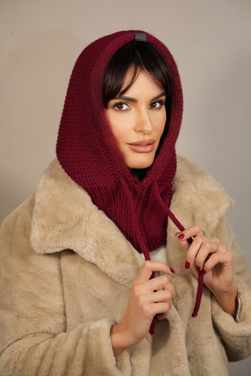 Kaptur Damski, Model: Kaptur-Majrag, Kolor: bordowy, Skład materiału: 85% Akryl; 15% Poliamid, Przeznaczenie: Jesień/Zima, Rozmiar: Uniwersalny (Kaptur Damski, zdjęcie 2)