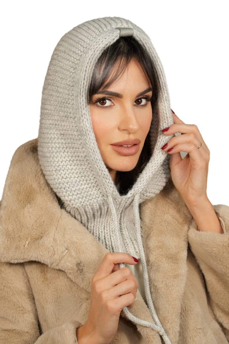 Kaptur Damski, Model: Kaptur-Majrag, Kolor: jasny szary, Skład materiału: 85% Akryl; 15% Poliamid, Przeznaczenie: Jesień/Zima, Rozmiar: Uniwersalny