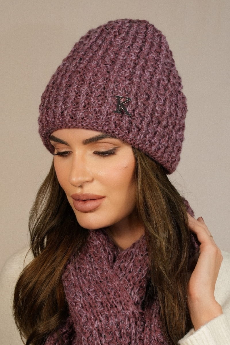 Czapka Damska, Model: Kosmos, Kolor: burgundowy, Skład materiału: 64% Akryl; 20% Moher; 10% Wełna; 6% Wiskoza, Przeznaczenie: Jesień/Zima, Rozmiar: Uniwersalny (54-60) (Czapka Damska, zdjęcie 2)