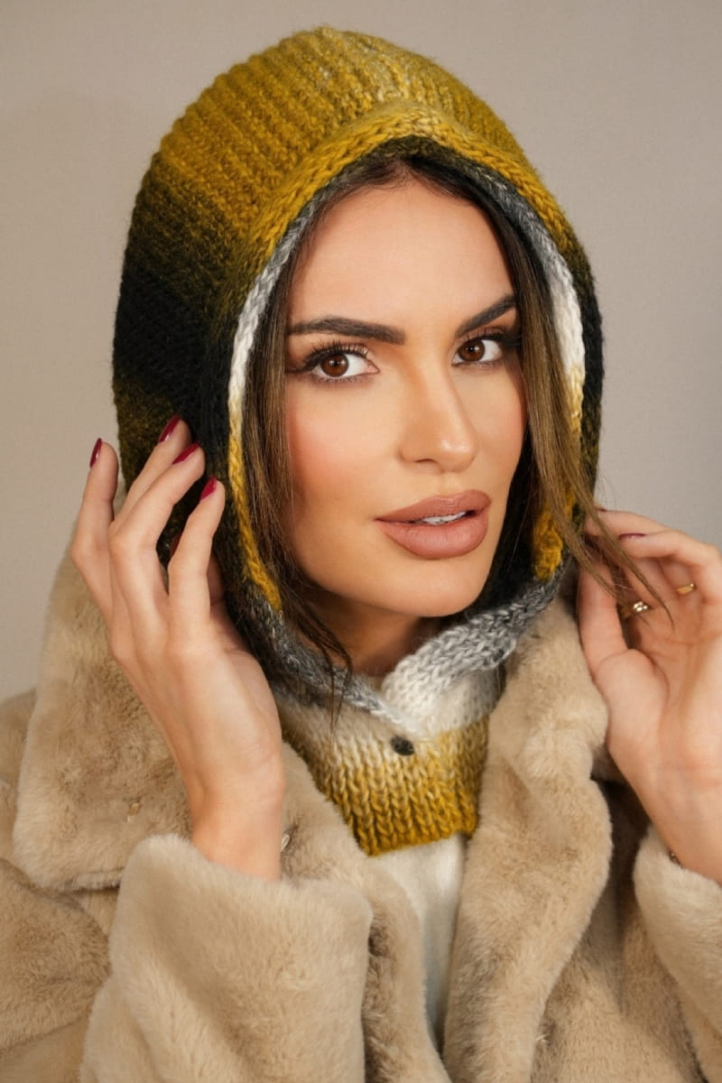 Kaptur Damski, Model: Kaptur-Virginia, Kolor: musztardowy, Skład materiału: 55% Poliakryl; 25% Wełna; 20% Alpaka, Przeznaczenie: Jesień/Zima, Rozmiar: Uniwersalny (Kaptur Damski, zdjęcie 2)