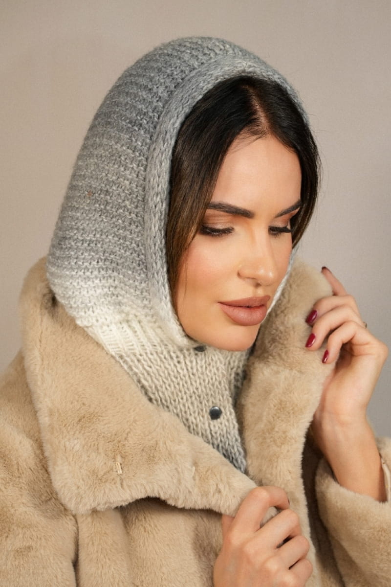 Kaptur Damski, Model: Kaptur-Virginia, Kolor: beżowy, Skład materiału: 55% Poliakryl; 25% Wełna; 20% Alpaka, Przeznaczenie: Jesień/Zima, Rozmiar: Uniwersalny (Kaptur Damski, zdjęcie 2)