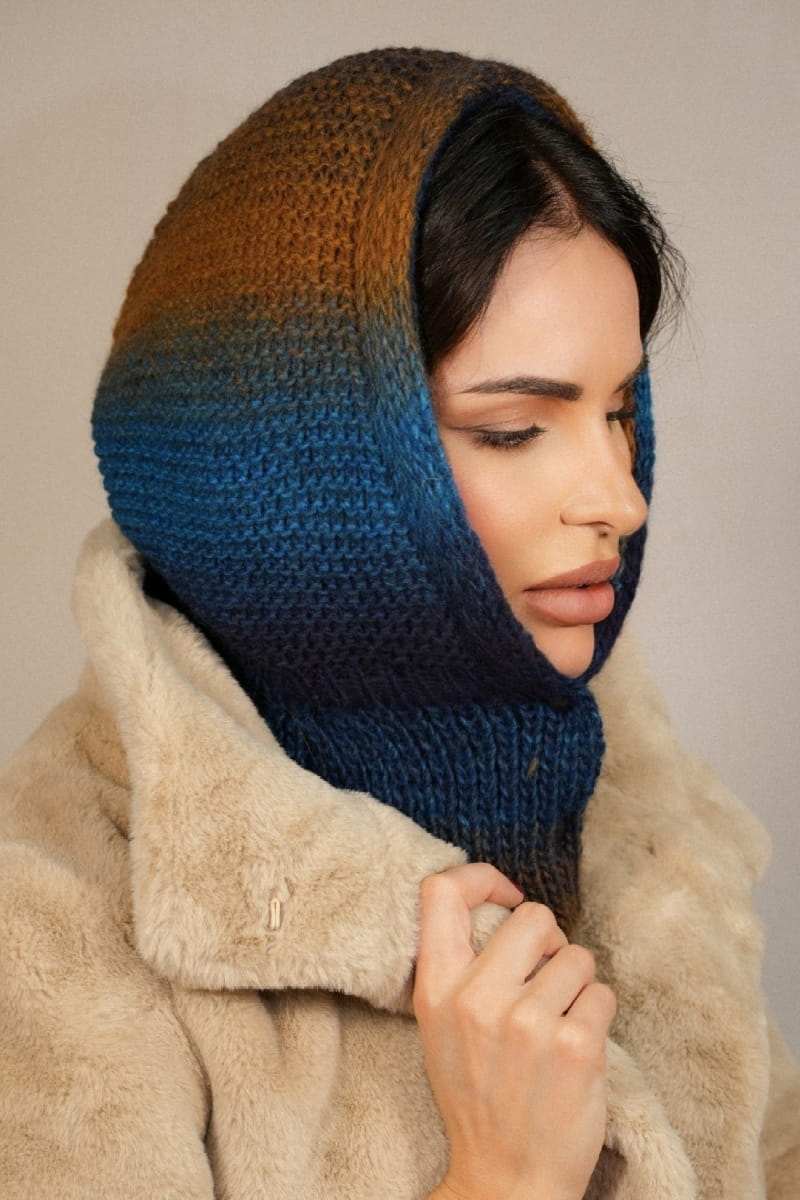 Kaptur Damski, Model: Kaptur-Virginia, Kolor: turkusowy, Skład materiału: 55% Poliakryl; 25% Wełna; 20% Alpaka, Przeznaczenie: Jesień/Zima, Rozmiar: Uniwersalny (Kaptur Damski, zdjęcie 2)