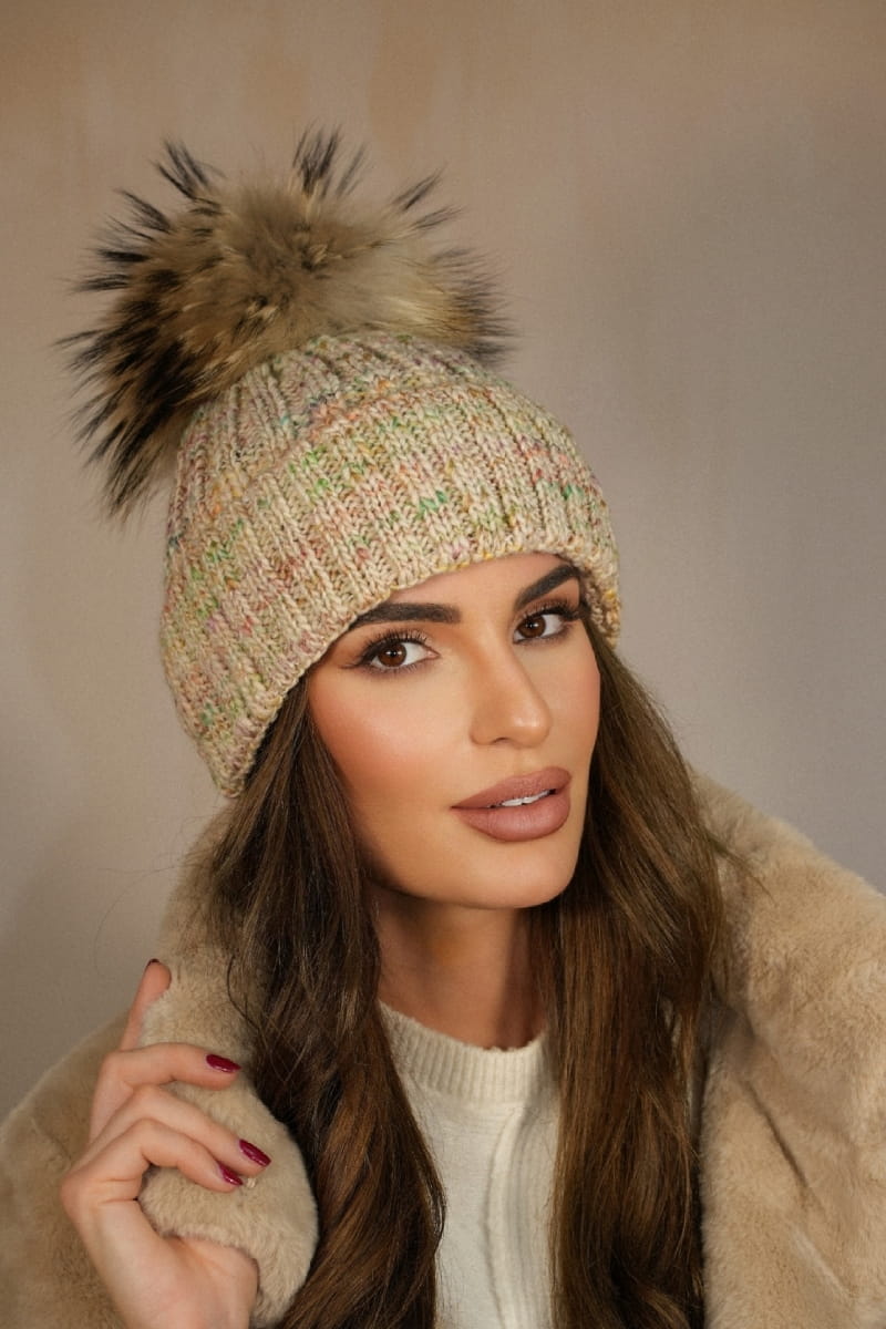 Čepice, Model: Pavone Přírodní Pompon, Barva: ekru, Složení materiálu: 75% Poliakryl; 25% Vlna, Určení: Podzim/Zima, Velikost: Univerzální (54-60) (Čepice, fotografie 2)