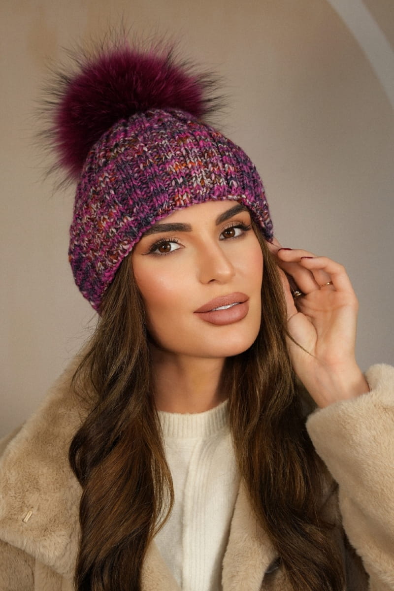 Čepice, Model: Pavone Přírodní Pompon, Barva: fuchsie, Složení materiálu: 75% Poliakryl; 25% Vlna, Určení: Podzim/Zima, Velikost: Univerzální (54-60) (Čepice, fotografie 2)
