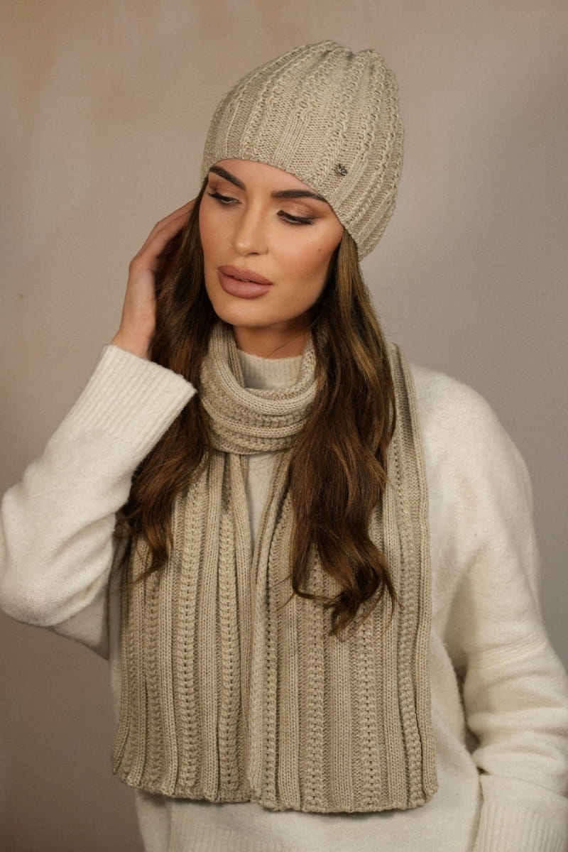 Komplety: czapka + szalik/komin, Model: Filona-Komplet, Kolor: beżowy, Skład materiału: 50% Akryl; 30% Wełna; 20% Poliamid, Przeznaczenie: Jesień/Zima, Rozmiar: Uniwersalny (54-60) (Komplety: czapka + szalik/komin, zdjęcie 2)