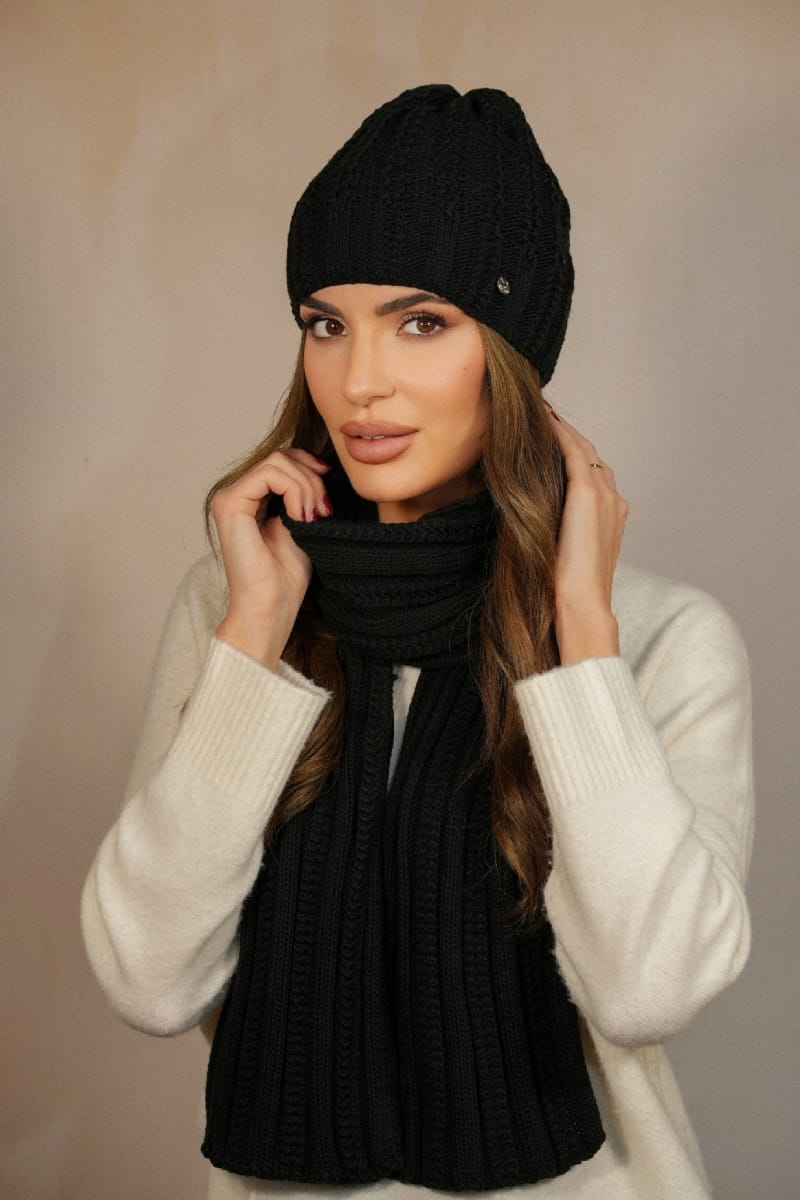 Komplety: czapka + szalik/komin, Model: Filona-Komplet, Kolor: czarny, Skład materiału: 50% Akryl; 30% Wełna; 20% Poliamid, Przeznaczenie: Jesień/Zima, Rozmiar: Uniwersalny (54-60) (Komplety: czapka + szalik/komin, zdjęcie 2)