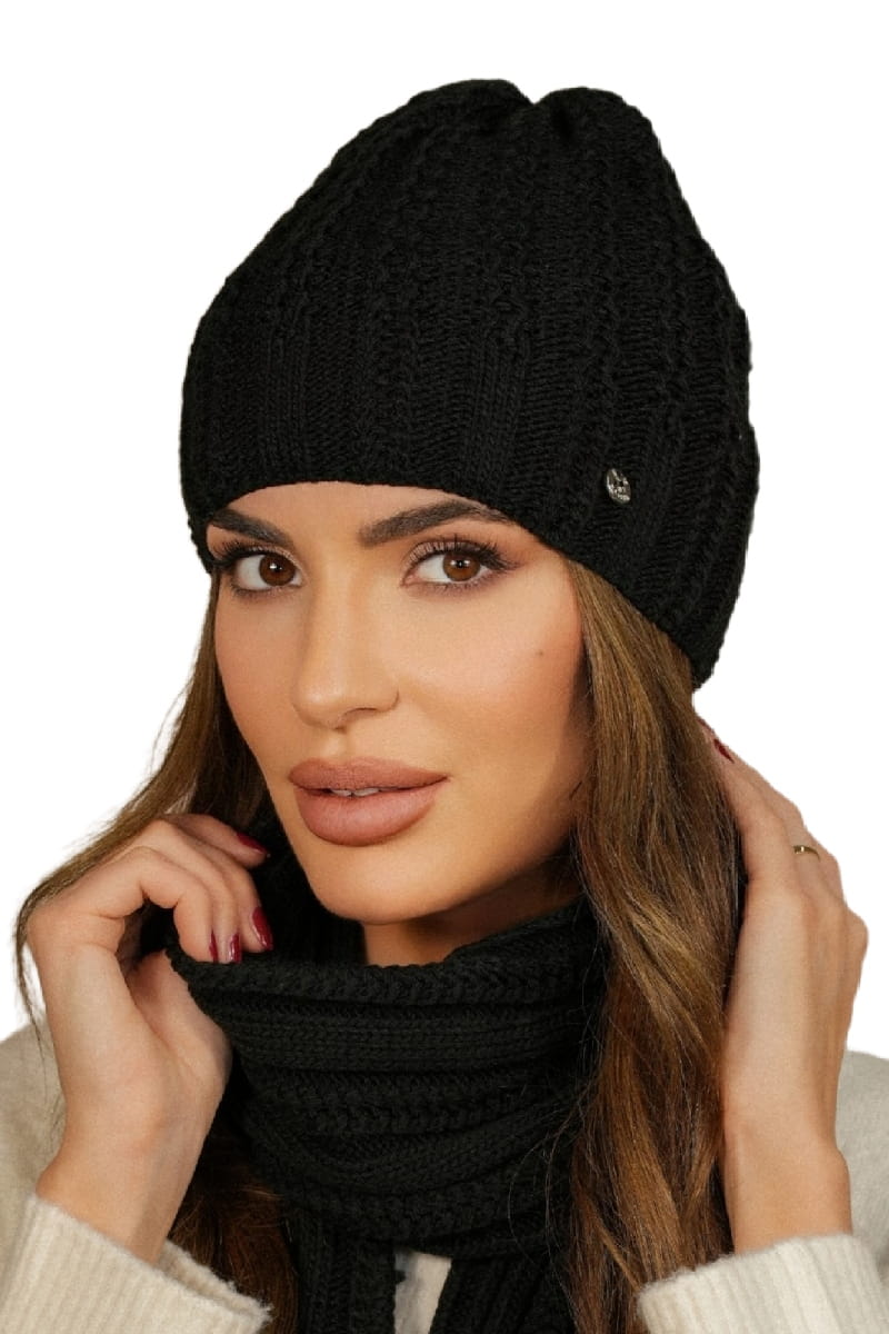 Komplety: czapka + szalik/komin, Model: Filona-Komplet, Kolor: czarny, Skład materiału: 50% Akryl; 30% Wełna; 20% Poliamid, Przeznaczenie: Jesień/Zima, Rozmiar: Uniwersalny (54-60) (Komplety: czapka + szalik/komin, zdjęcie 3)