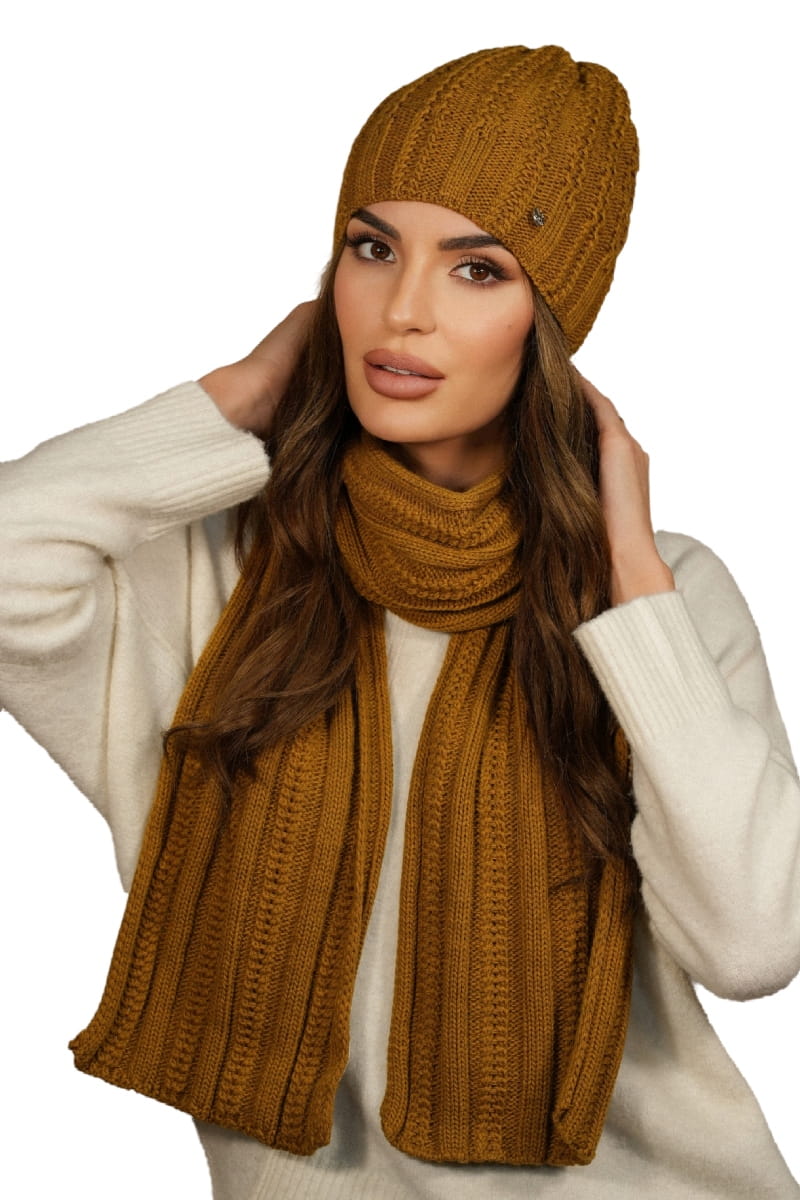 Komplety: czapka + szalik/komin, Model: Filona-Komplet, Kolor: musztardowy, Skład materiału: 50% Akryl; 30% Wełna; 20% Poliamid, Przeznaczenie: Jesień/Zima, Rozmiar: Uniwersalny (54-60)
