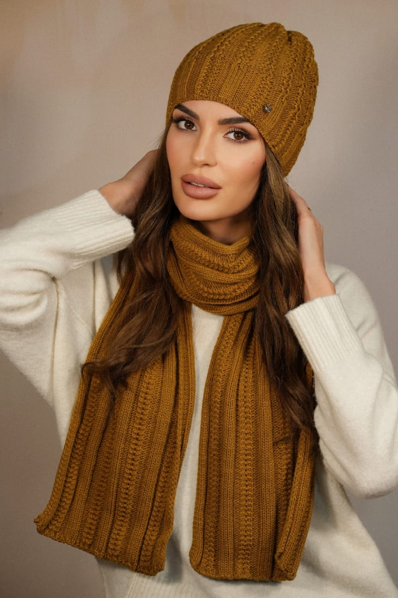 Komplety: czapka + szalik/komin, Model: Filona-Komplet, Kolor: musztardowy, Skład materiału: 50% Akryl; 30% Wełna; 20% Poliamid, Przeznaczenie: Jesień/Zima, Rozmiar: Uniwersalny (54-60) (Komplety: czapka + szalik/komin, zdjęcie 2)