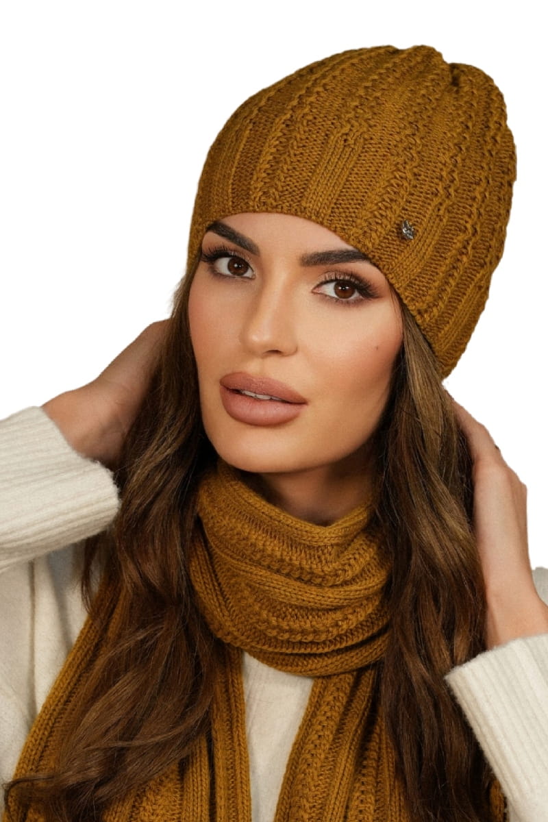 Komplety: czapka + szalik/komin, Model: Filona-Komplet, Kolor: musztardowy, Skład materiału: 50% Akryl; 30% Wełna; 20% Poliamid, Przeznaczenie: Jesień/Zima, Rozmiar: Uniwersalny (54-60) (Komplety: czapka + szalik/komin, zdjęcie 3)
