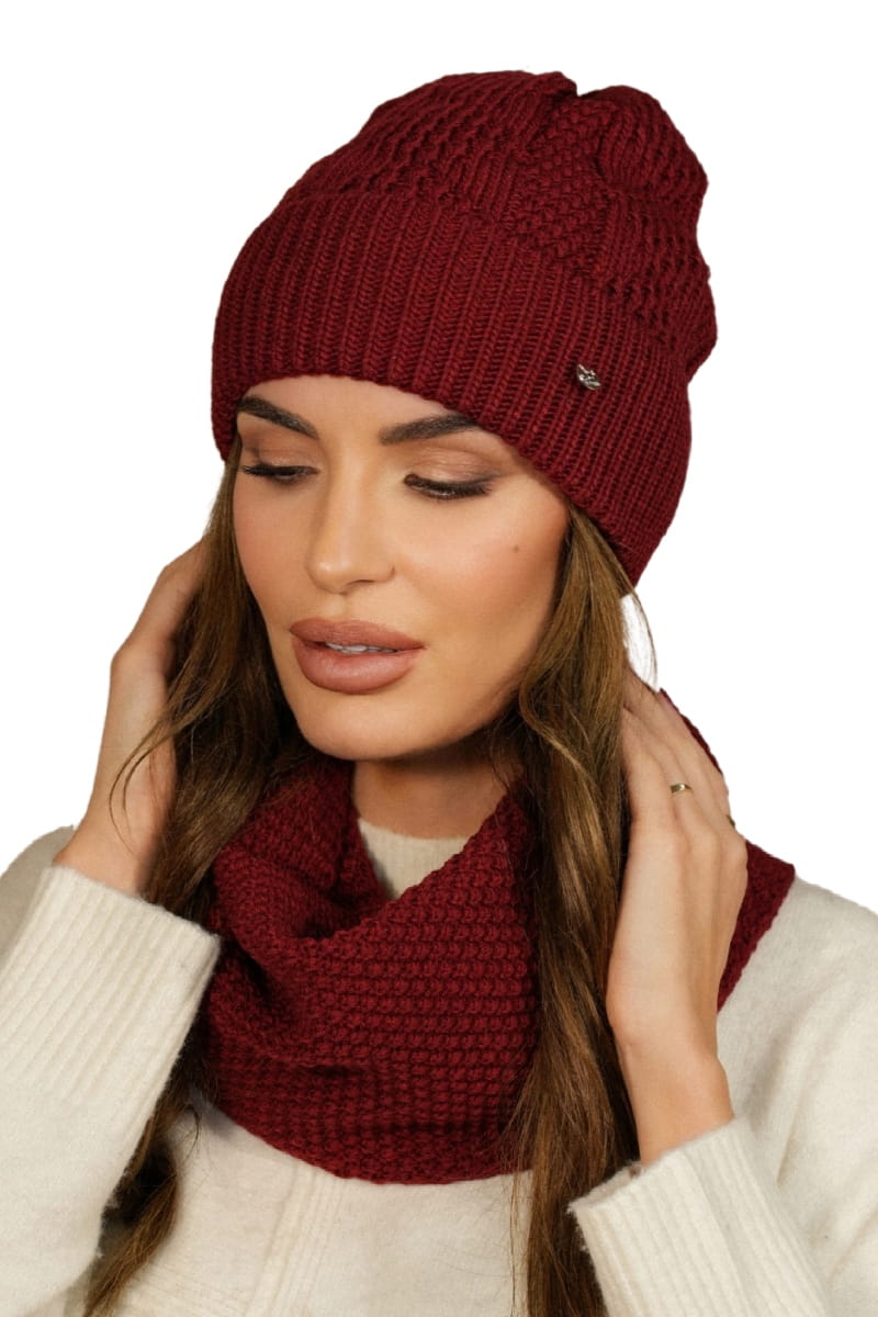 Komplet (Czapka + Komin), Model: Safona-Komplet, Kolor: bordowy, Skład materiału: 50% Akryl; 30% Wełna; 20% Poliamid, Przeznaczenie: Jesień/Zima, Wymiary(długość/szerokość): 70cm/30cm