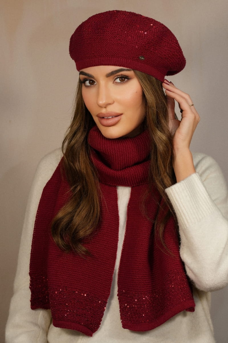 Komplet (Beret + Szalik), Model: Piwonia-Komplet, Kolor: wino, Skład materiału: 50% Akryl; 20% Wełna; 15% Poliamid; 15% Poliester, Rozmiar: Uniwersalny (54-60) (Komplet (Beret + Szalik), zdjęcie 2)