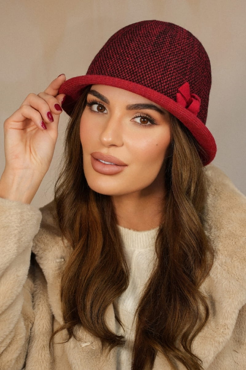 Kapelusz Damski, Model: Dante, Kolor: czerwony, Skład materiału: 50% Akryl; 30% Wełna; 10% Wiskoza; 10% Alpaka, Przeznaczenie: Jesień/Zima, Rozmiar: Uniwersalny (54-60) (Kapelusz Damski, zdjęcie 2)