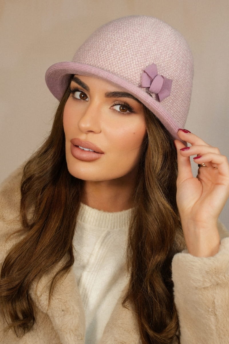 Kapelusz Damski, Model: Dante, Kolor: ciemny różowy, Skład materiału: 50% Akryl; 30% Wełna; 10% Wiskoza; 10% Alpaka, Przeznaczenie: Jesień/Zima, Rozmiar: Uniwersalny (54-60) (Kapelusz Damski, zdjęcie 2)