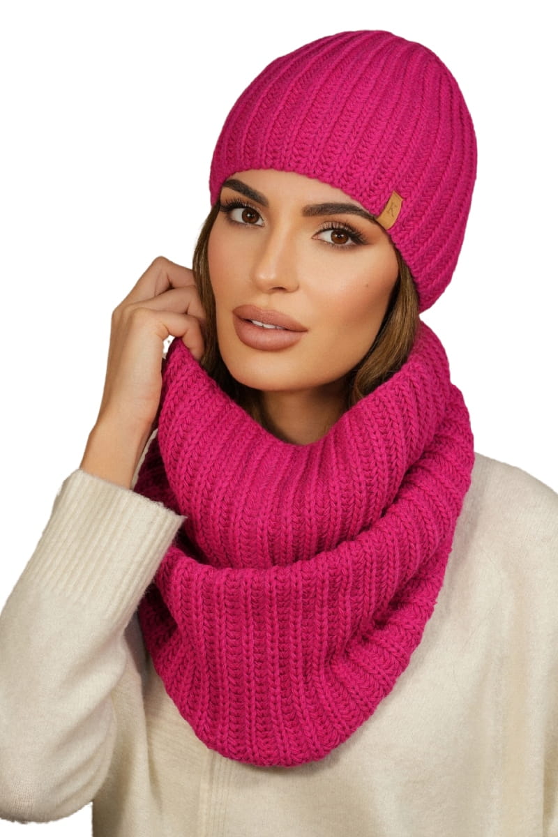 Komplet (Czapka + Komin), Model: Cykoria-Komplet, Kolor: malinowy, Skład materiału: 50% Akryl; 30% Wełna; 10% Wiskoza; 10% Alpaka, Przeznaczenie: Jesień/Zima, Wymiary(długość/szerokość): 32cm/38cm