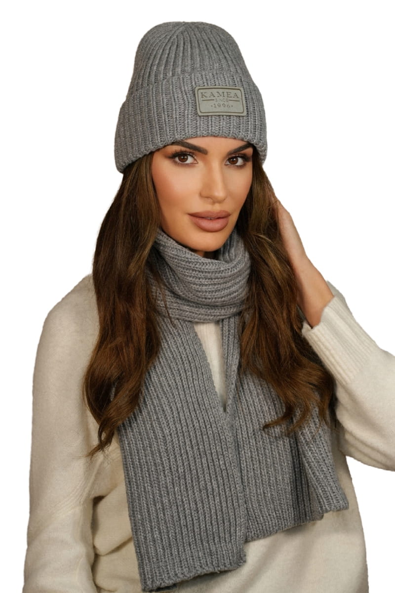 Komplet (Czapka + Szalik), Model: Leticia-Komplet, Kolor: ciemny szary, Skład materiału: 20% Kaszmir; 30% Meryno Extrafine; 30% Wiskoza; 20% Poliamid, Rozmiar: Uniwersalny (54-60)