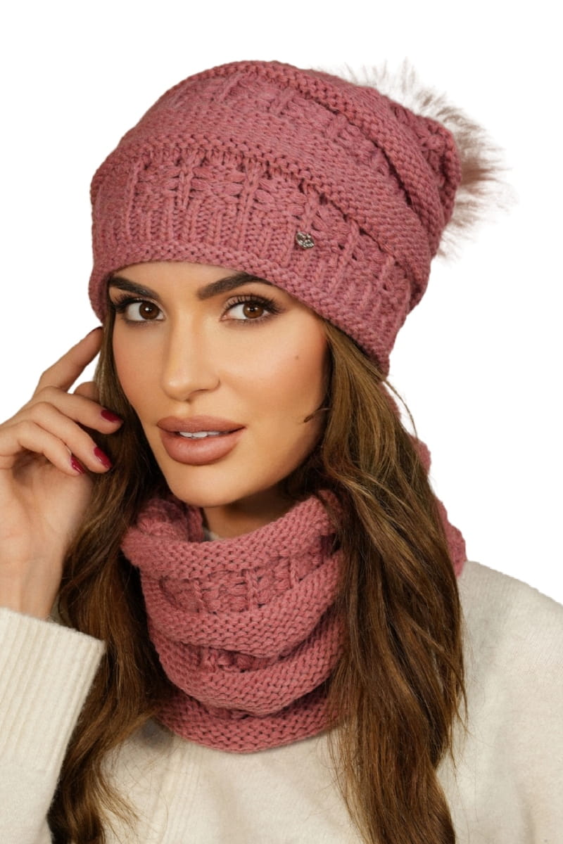Komplet (Czapka + Komin), Model: Liana Komplet, Kolor: różowy, Skład materiału: 40% Poliakryl; 30% Wełna; 20% Alpaka; 10% Poliamid, Przeznaczenie: Jesień/Zima, Wymiary(długość/szerokość): 48cm/33cm
