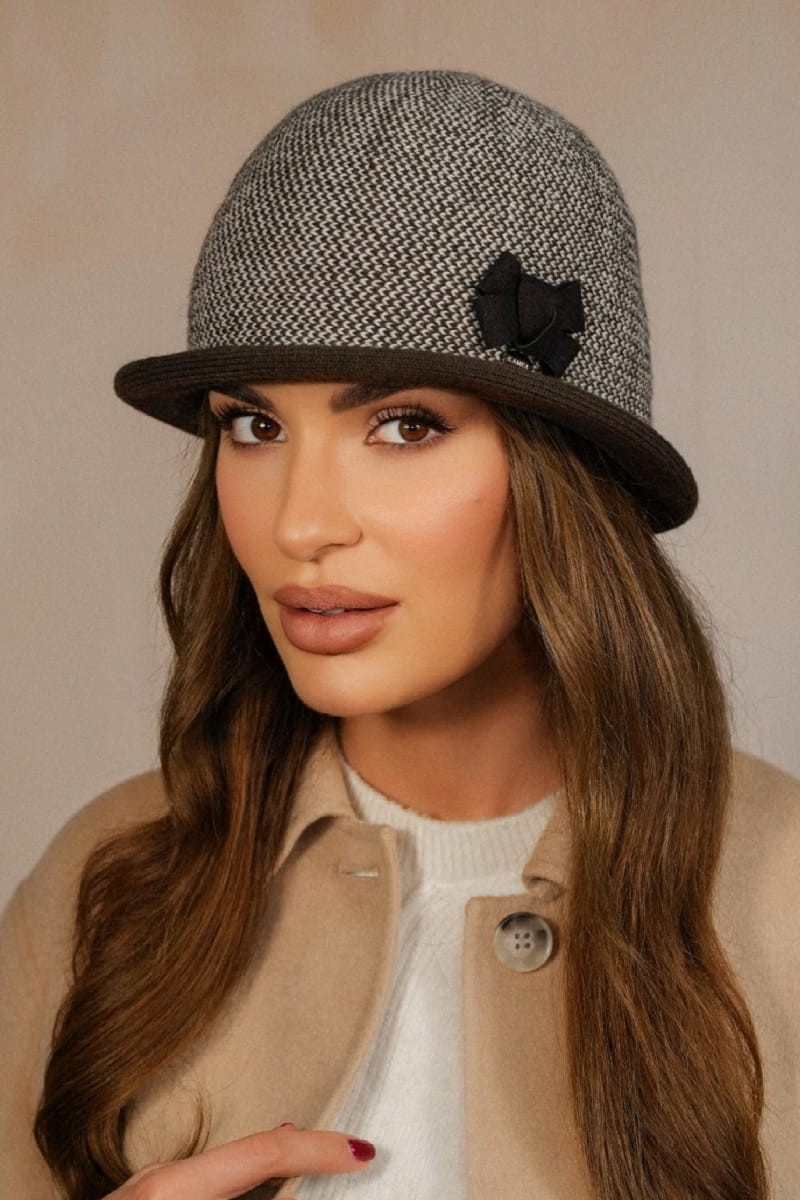 Kapelusz Damski, Model: Dante, Kolor: brązowy, Skład materiału: 50% Akryl; 30% Wełna; 10% Wiskoza; 10% Alpaka, Przeznaczenie: Jesień/Zima, Rozmiar: Uniwersalny (54-60) (Kapelusz Damski, zdjęcie 2)