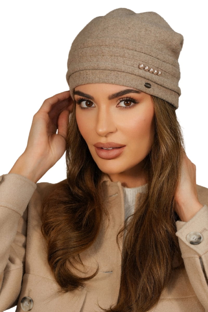 Čepice, Model: Sakura, Barva: tmavě béžová, Složení materiálu: 80% Vlna; 20% Polyamid, Určení: Podzim/Zima, Velikost: Univerzální (54-60)