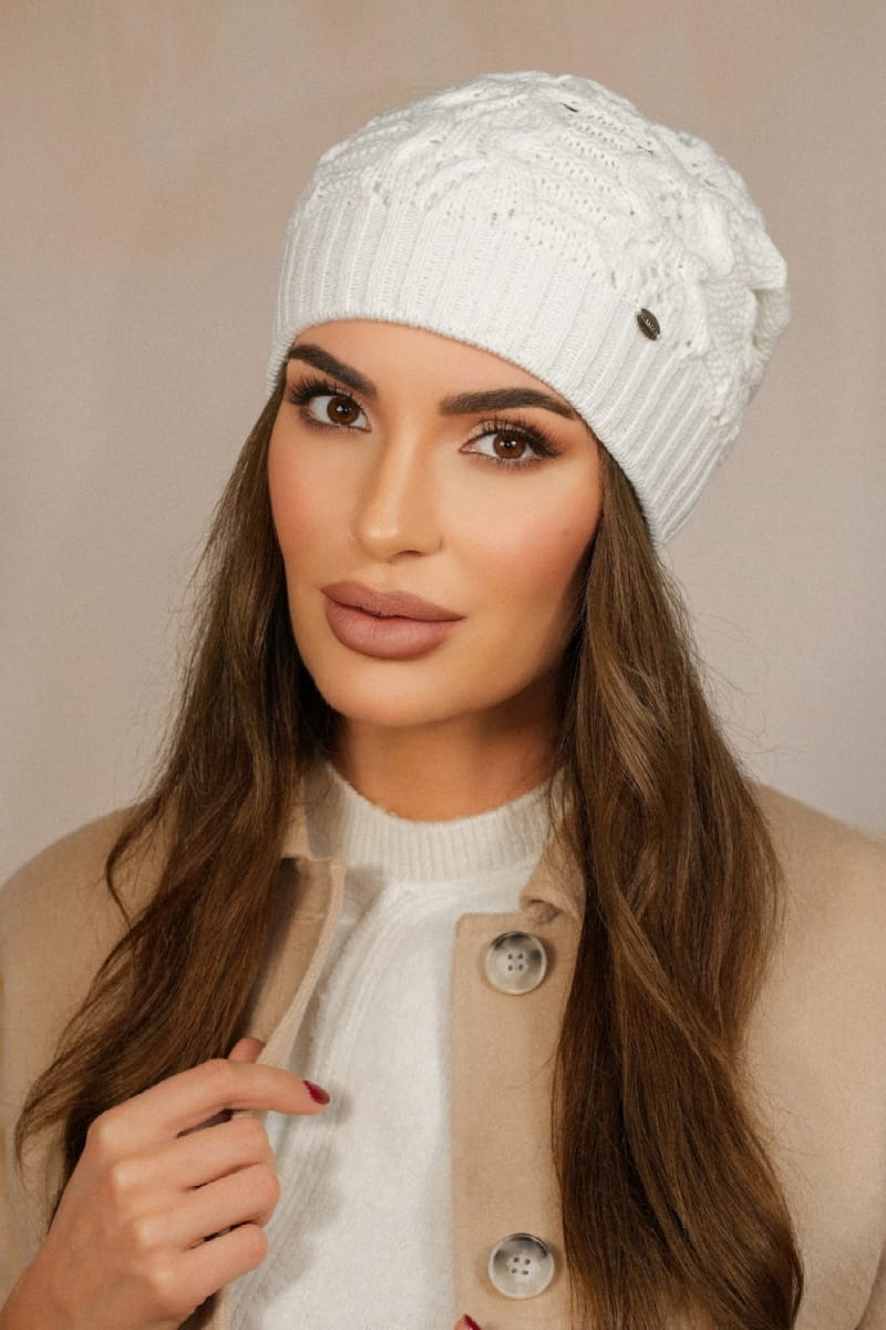 Čepice, Model: Kamila, Barva: ecru, Složení materiálu: 50% Akryl; 30% Vlna; 20% Polyamid, Určení: Podzim/Zima, Velikost: Univerzální (54-60) (Čepice, fotografie 2)