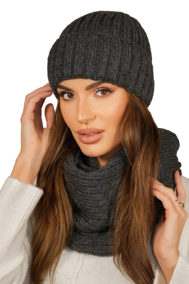 Komplet (Czapka + Komin), Model: Seven-Komplet, Kolor: grafitowy, Skład materiału: 100% Poliester, Rozmiar: Uniwersalny (54-60)