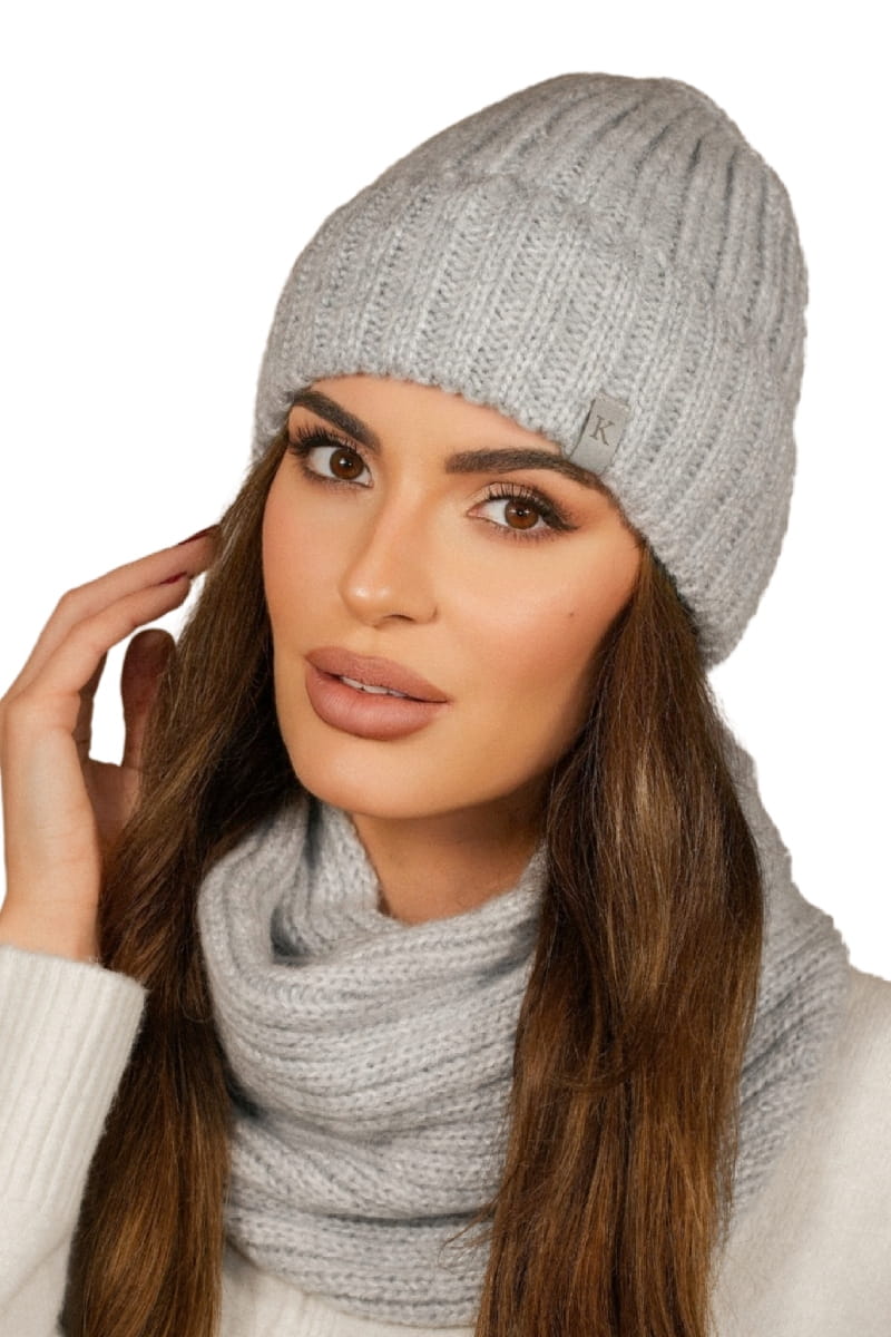 Komplet (Czapka + Komin), Model: Seven-Komplet, Kolor: szary, Skład materiału: 100% Poliester, Rozmiar: Uniwersalny (54-60)