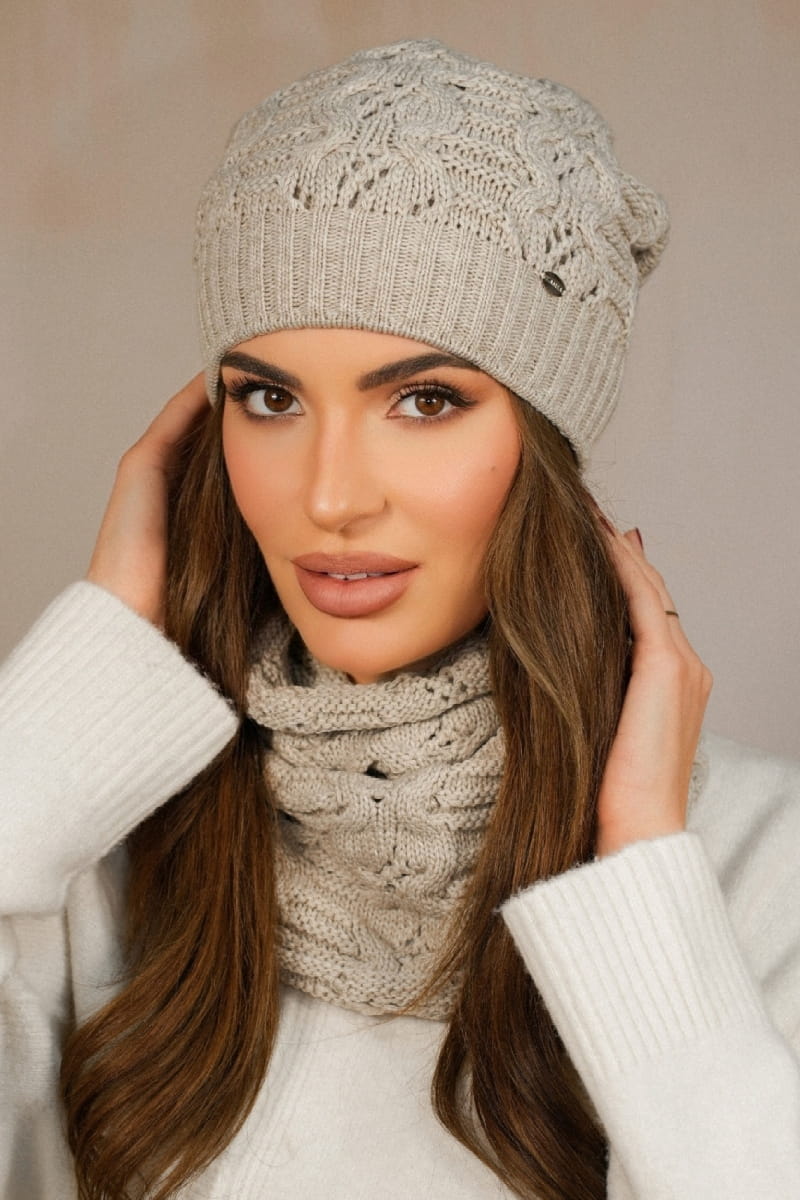 Sada (Čepice + Komin), Model: Kamila-Komplet, Barva: béžová, Složení materiálu: 50% Akryl; 30% Vlna; 20% Polyamid, Určení: Podzim/Zima, Rozměry(délka/šířka): 32cm/33cm (Sada (Čepice + Komin), fotografie 2)