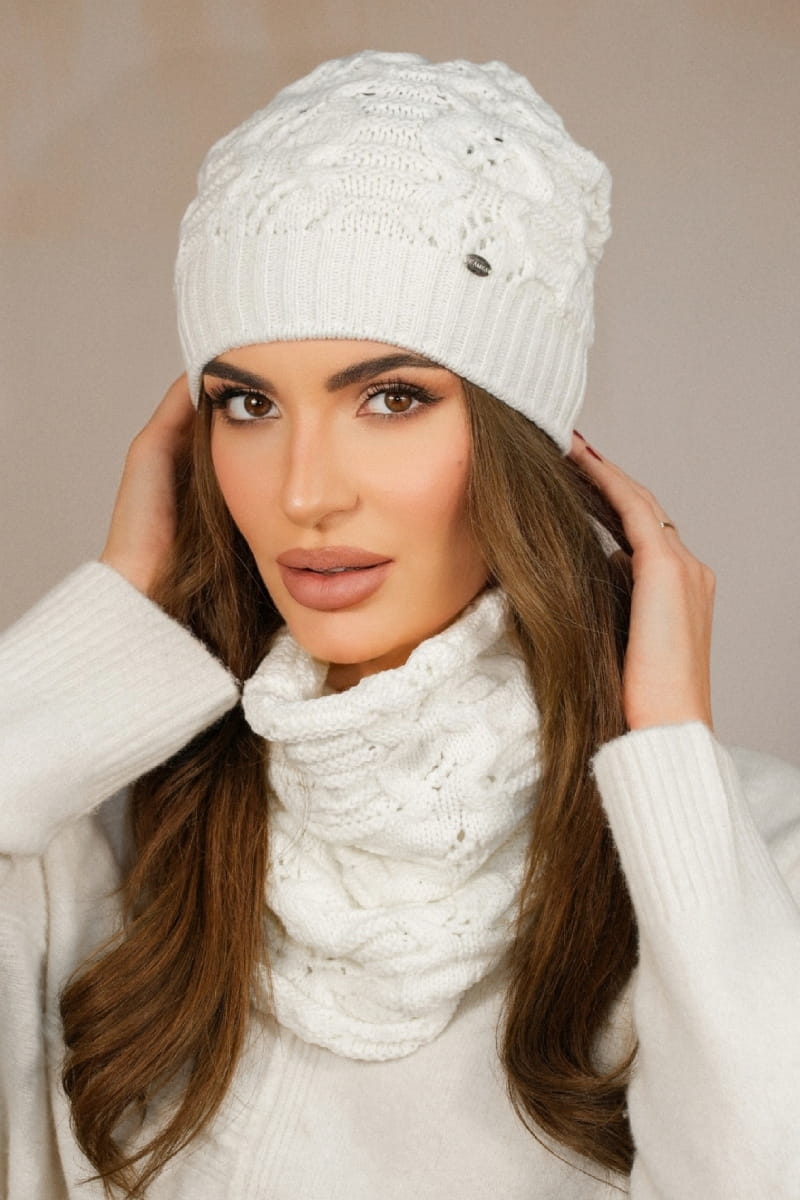 Komplet (Czapka + Komin), Model: Kamila-Komplet, Kolor: ekru, Skład materiału: 50% Akryl; 30% Wełna; 20% Poliamid, Przeznaczenie: Jesień/Zima, Wymiary(długość/szerokość): 32cm/33cm (Komplet (Czapka + Komin), zdjęcie 2)