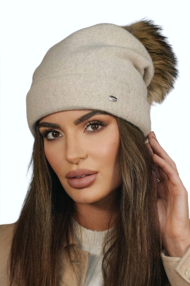 Čepice, Model: Chiru Eco Pompon, Barva: světlé béžová, Složení materiálu: 80% Vlna; 20% Polyamid, Určení: Podzim/Zima, Velikost: Univerzální (54-60)