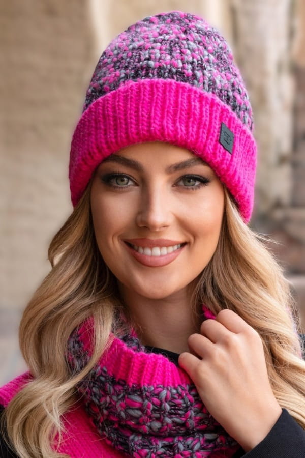Čepice, Model: Morela, Barva: malinová, Složení materiálu: 40% Vlna; 37% Poliakryl; 19% Alpaka; 4% Polyester, Určení: Podzim/Zima, Velikost: Univerzální (54-60)