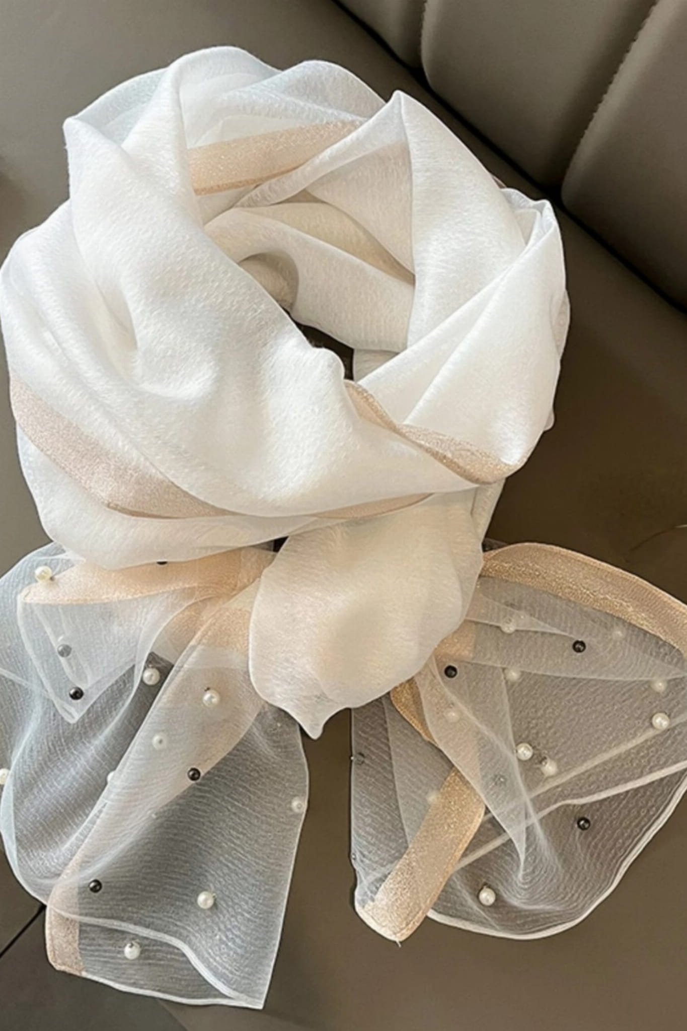 Szalik Damski, Model: RS001-1//T22//1, Kolor: ekru, Skład materiału: 60% Jedwab; 40% Poliester, Przeznaczenie: Wielosezonowe, Wymiary(długość/szerokość): 190cm/75cm (Szalik Damski, zdjęcie 3)