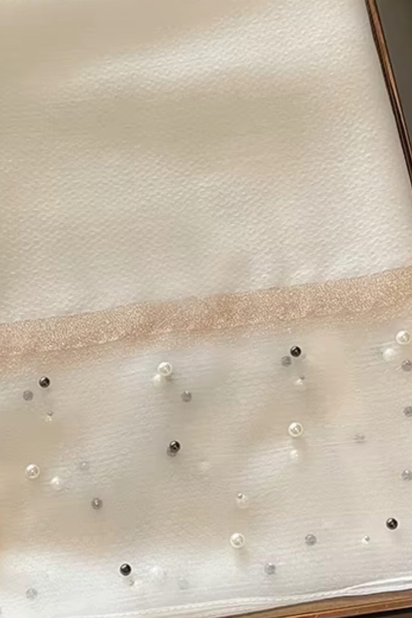 Szalik Damski, Model: RS001-1//T22//1, Kolor: ekru, Skład materiału: 60% Jedwab; 40% Poliester, Przeznaczenie: Wielosezonowe, Wymiary(długość/szerokość): 190cm/75cm (Szalik Damski, zdjęcie 6)