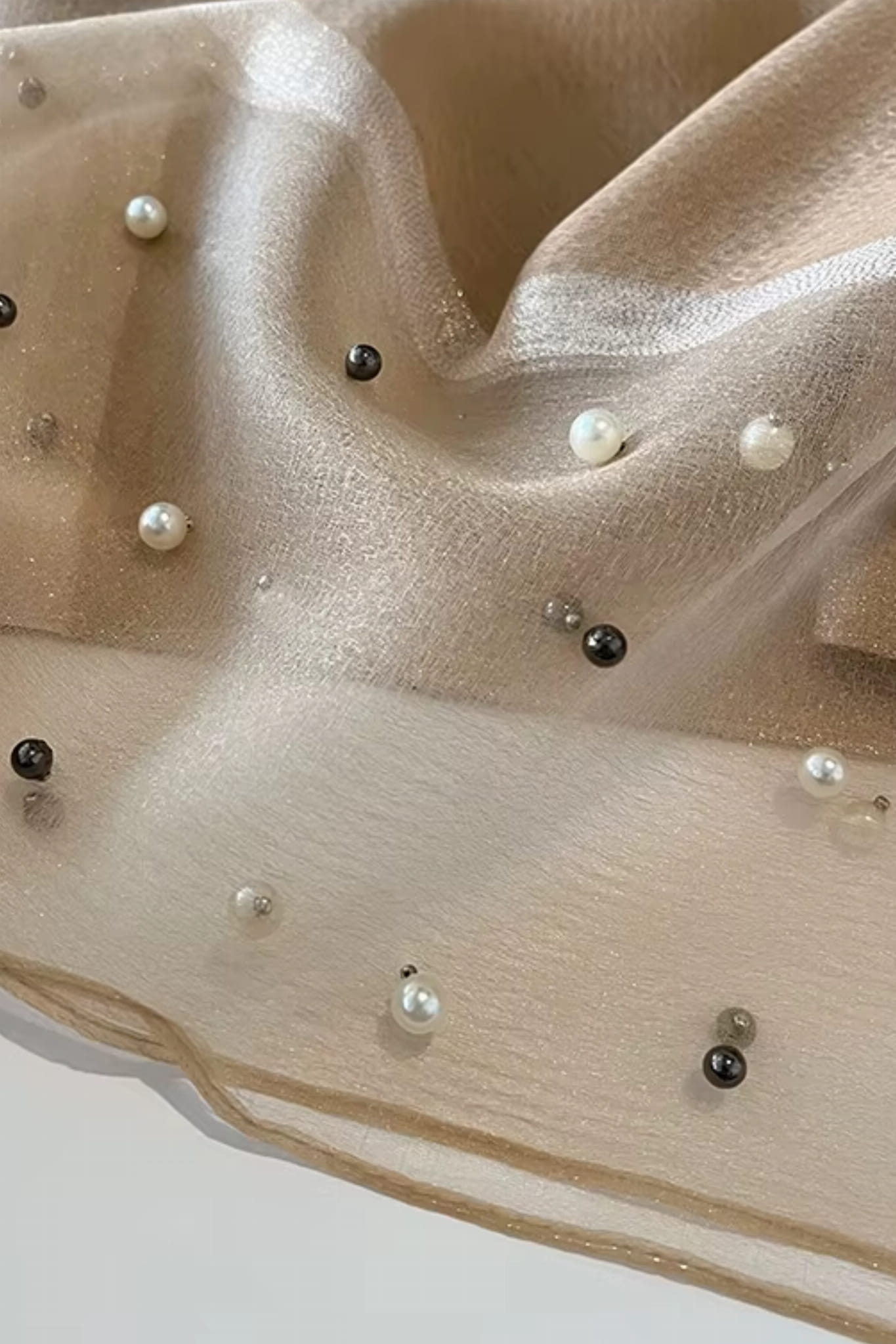 Szalik Damski, Model: RS001-15//T22//1, Kolor: beżowy, Skład materiału: 60% Jedwab; 40% Poliester, Przeznaczenie: Wielosezonowe, Wymiary(długość/szerokość): 190cm/75cm (Szalik Damski, zdjęcie 5)