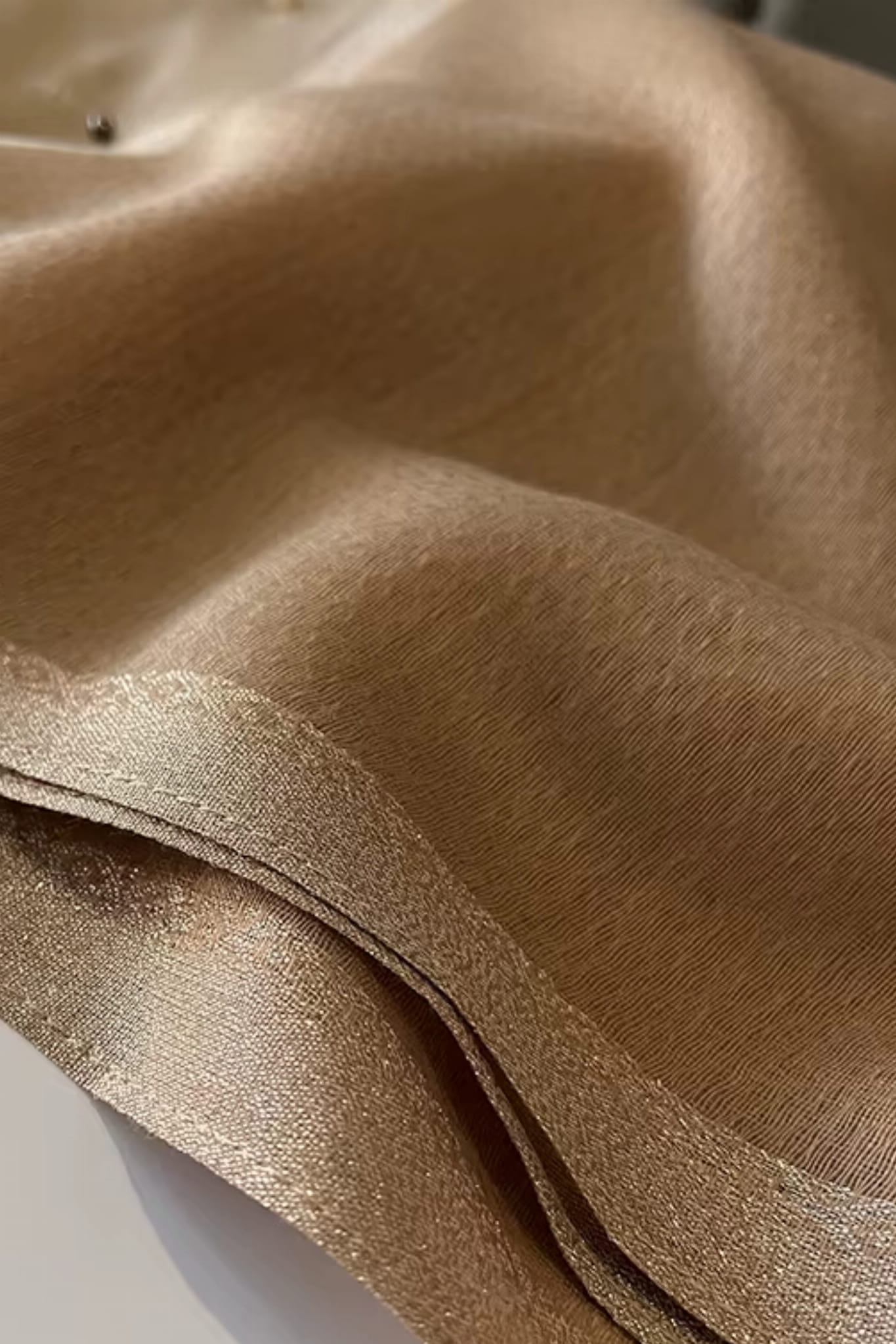 Szalik Damski, Model: RS001-15//T22//1, Kolor: beżowy, Skład materiału: 60% Jedwab; 40% Poliester, Przeznaczenie: Wielosezonowe, Wymiary(długość/szerokość): 190cm/75cm (Szalik Damski, zdjęcie 6)