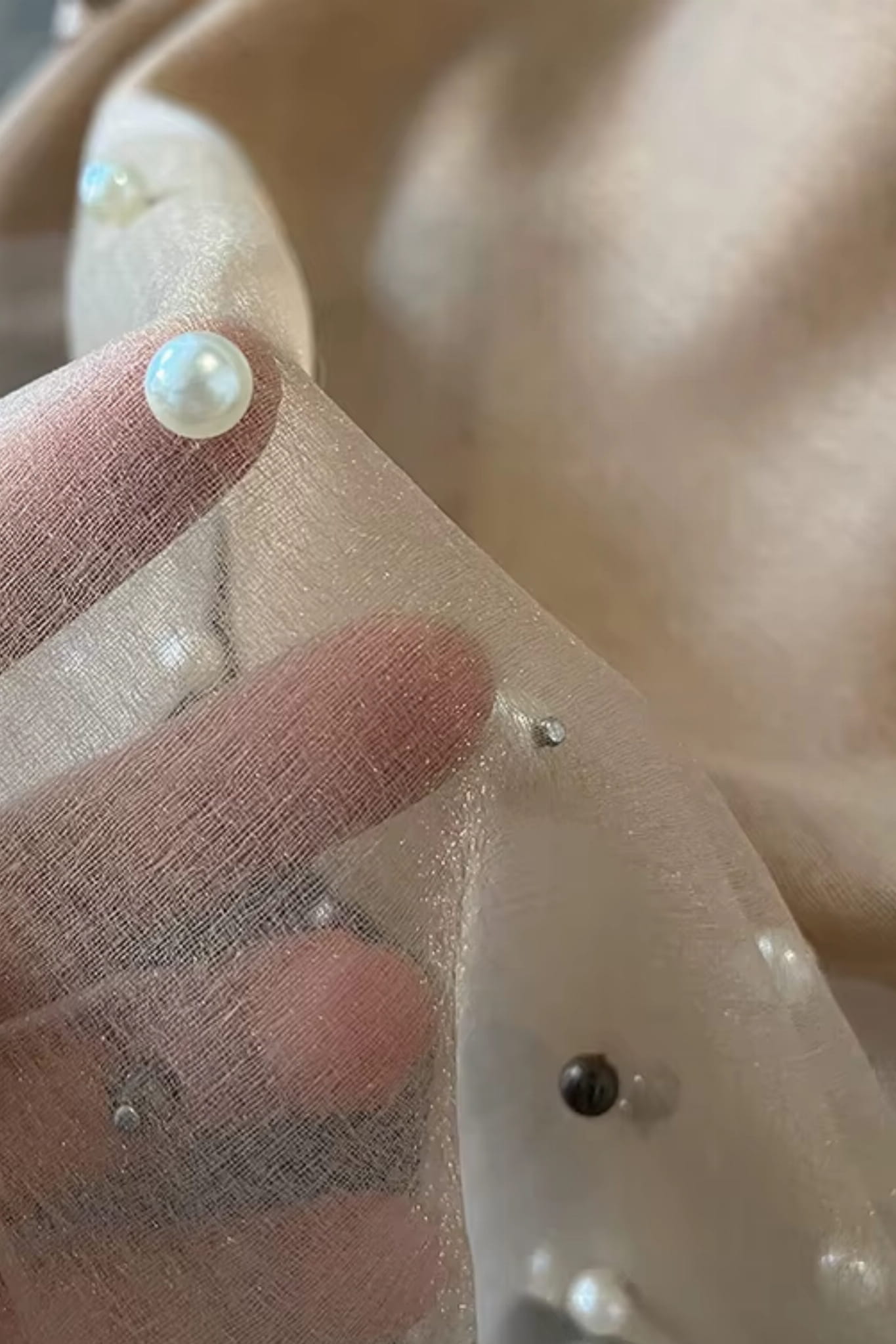 Szalik Damski, Model: RS001-15//T22//1, Kolor: beżowy, Skład materiału: 60% Jedwab; 40% Poliester, Przeznaczenie: Wielosezonowe, Wymiary(długość/szerokość): 190cm/75cm (Szalik Damski, zdjęcie 7)