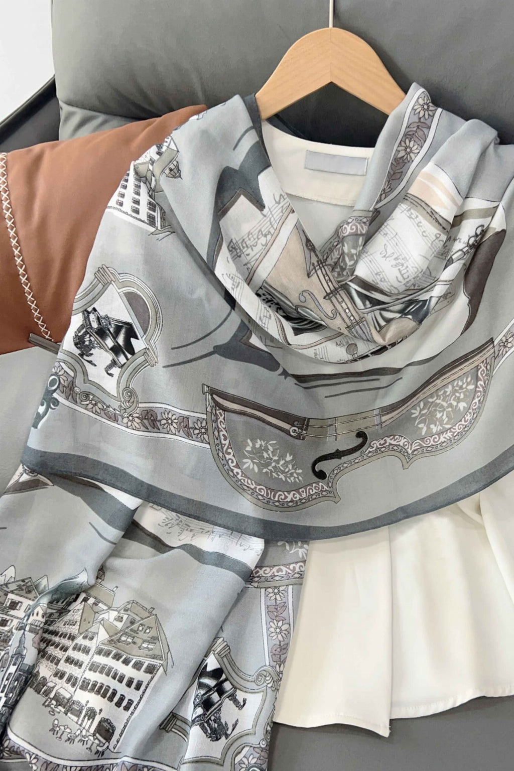 Model: C1910-1//T32//11, Kolor: szary, Skład materiału: 100% Wiskoza, Przeznaczenie: Wielosezonowe, Wymiary(długość/szerokość): 180cm/85cm