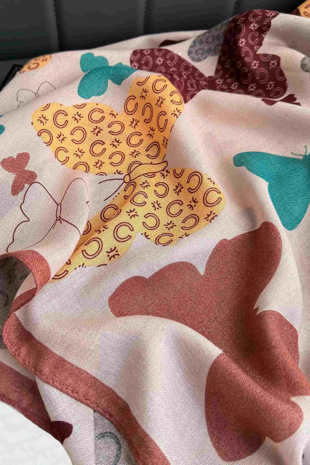 Szaliki, Model: C2078-2//T32//11, Kolor: brązowy, Skład materiału: 100% Wiskoza, Przeznaczenie: Wielosezonowe, Wymiary(długość/szerokość): 180cm/85cm (Szaliki, zdjęcie 4)