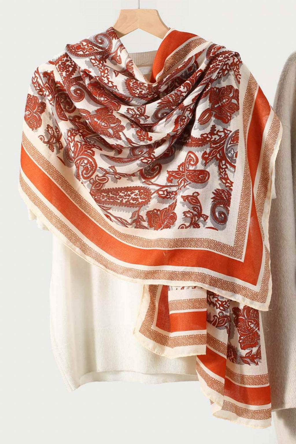 Model: C2270-1//T32//11, Kolor: pomarańczowy, Skład materiału: 100% Wiskoza, Przeznaczenie: Wielosezonowe, Wymiary(długość/szerokość): 180cm/85cm