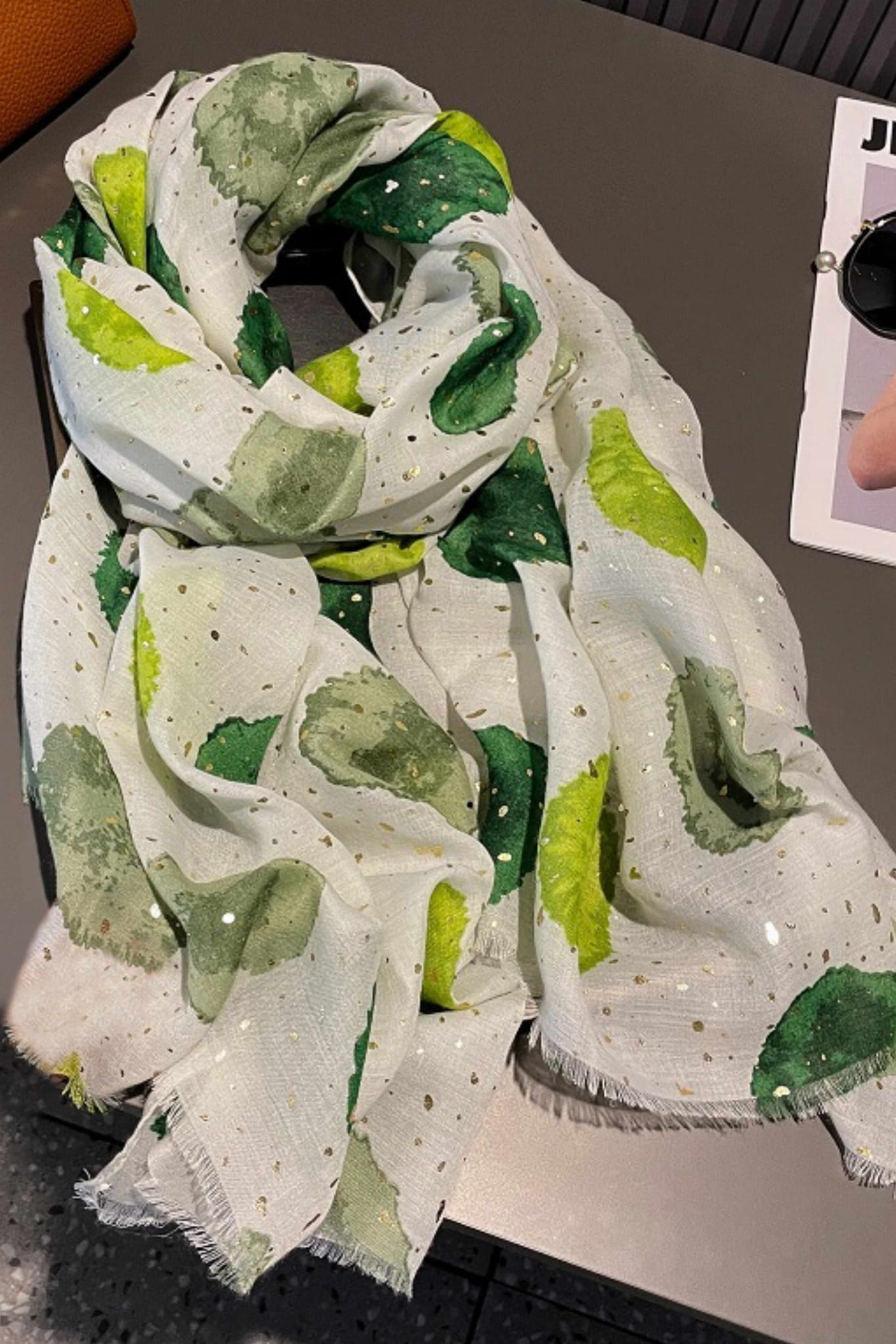 Szalik Damski, Model: C2277-3//T27//6, Kolor: ekru, Skład materiału: 50% Wiskoza; 50% Bawełna, Przeznaczenie: Wielosezonowe, Wymiary(długość/szerokość): 180cm/90cm