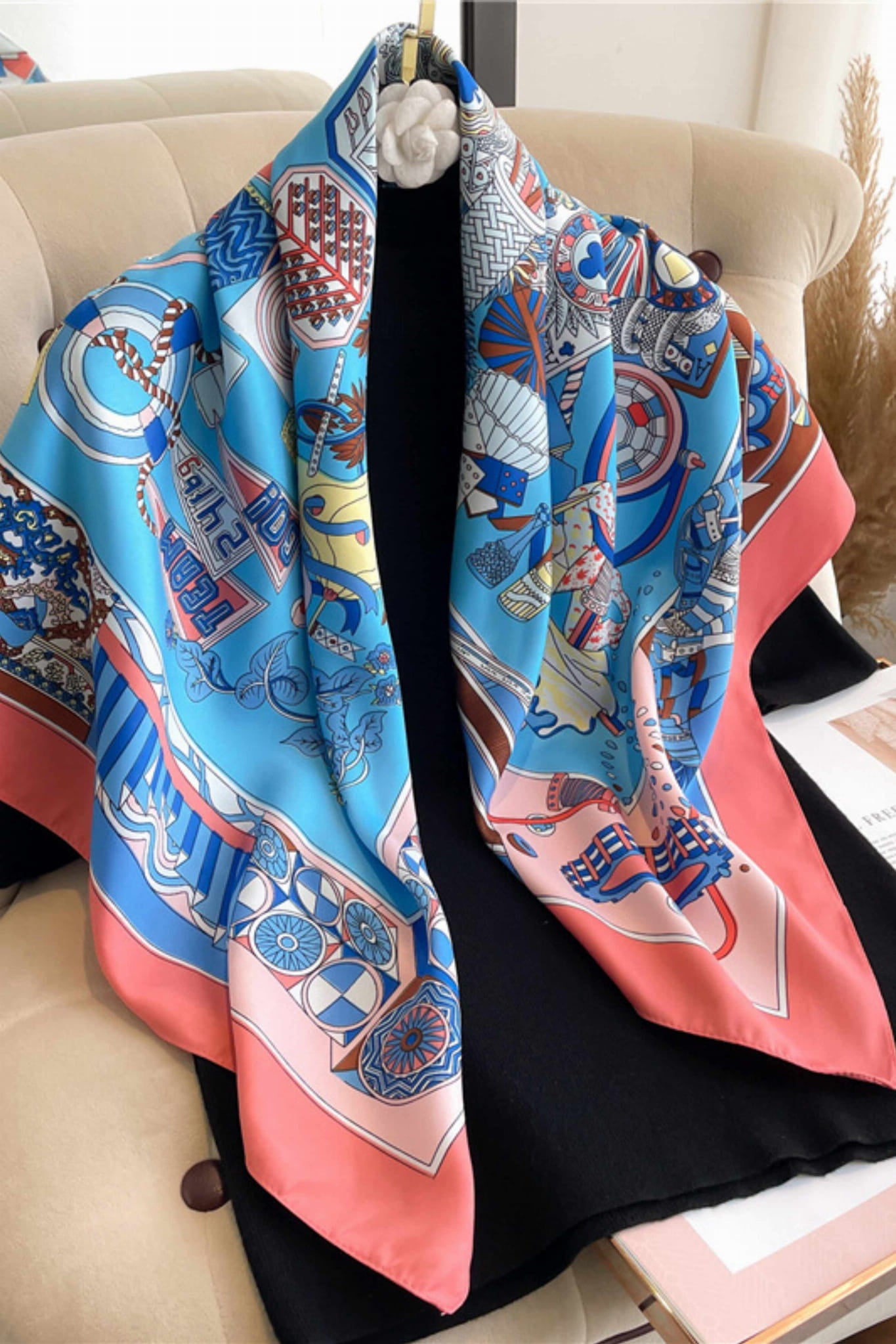 Apaszka, Model: F249-3//T36//15, Kolor: niebieski, Skład materiału: 100% Poliester, Przeznaczenie: Wielosezonowe, Wymiary(długość/szerokość): 90cm/90cm