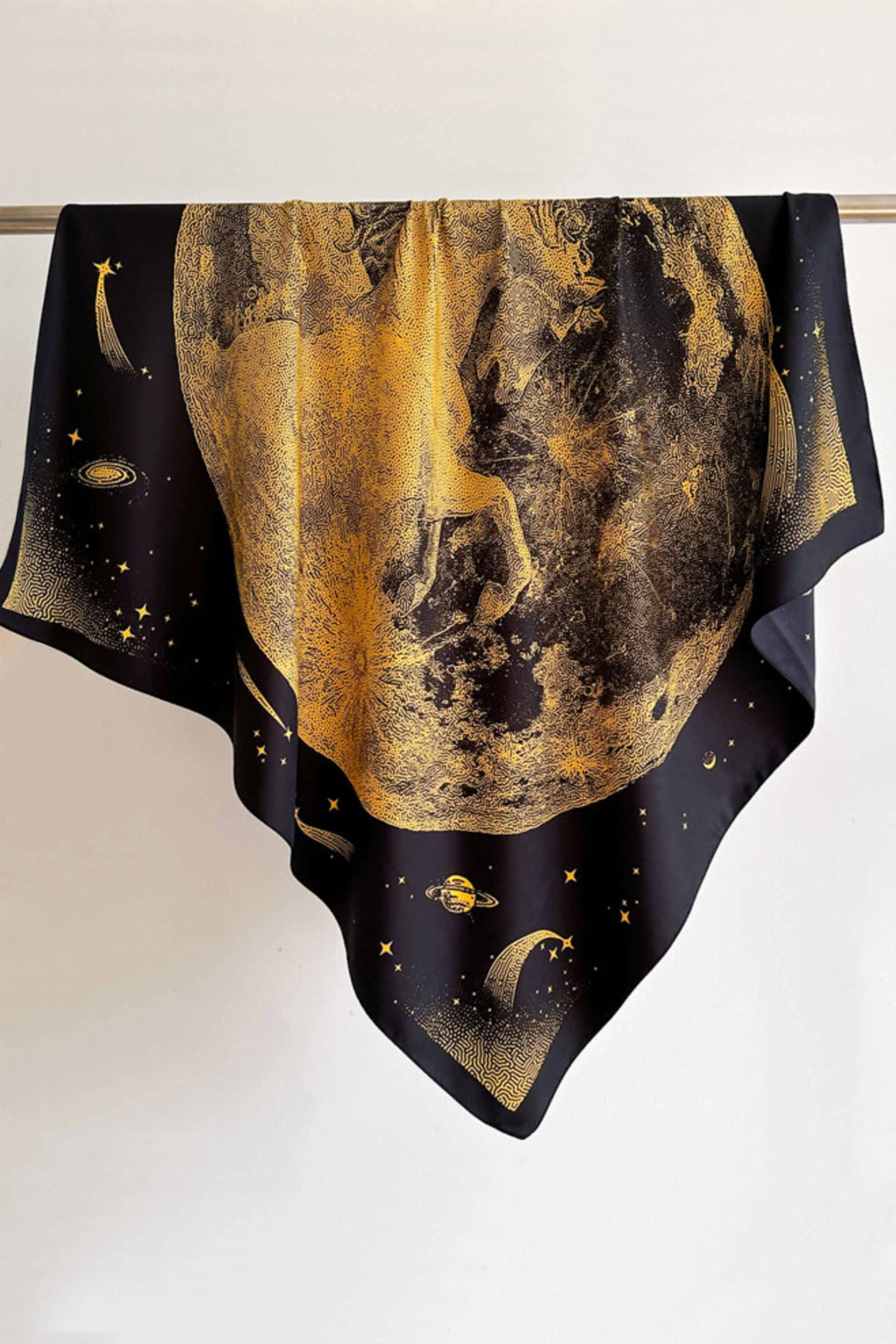 Apaszka, Model: F284-2//T38//17, Kolor: żółty, Skład materiału: 100% Poliester, Przeznaczenie: Wielosezonowe, Wymiary(długość/szerokość): 90cm/90cm